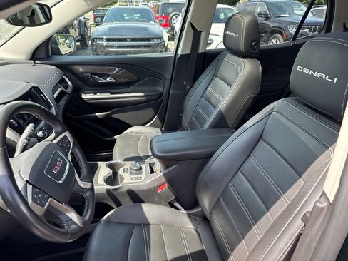 Used 2022 GMC Terrain Denali w/ Black Diamond Edition AWD/4WD image 4