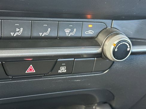 Used 2022 MAZDA MAZDA3 s image 29