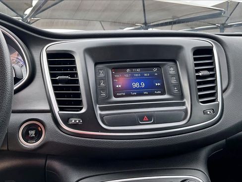 Used 2016 Chrysler 200 Limited image 28