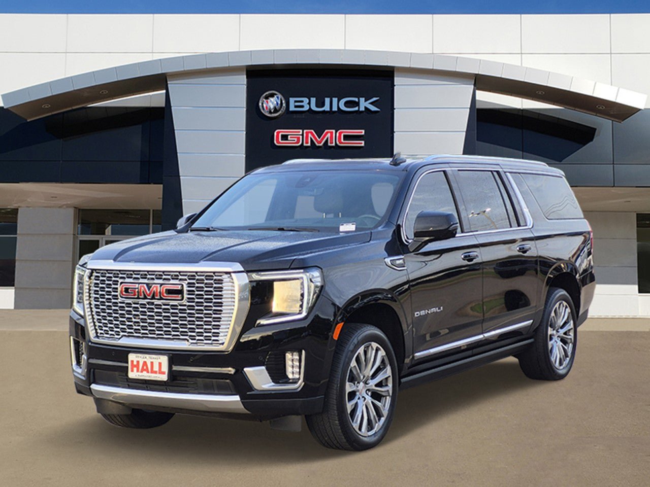 Certified 2022 GMC Yukon XL Denali w/ Denali Premium Package AWD/4WD image 3
