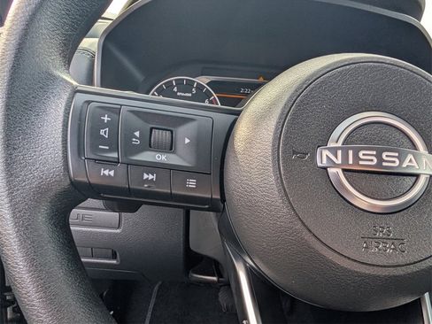 Used 2024 Nissan Rogue S image 13