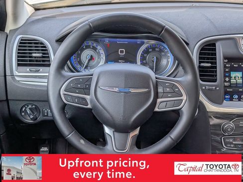 Used 2018 Chrysler 300 Touring L RWD image 15