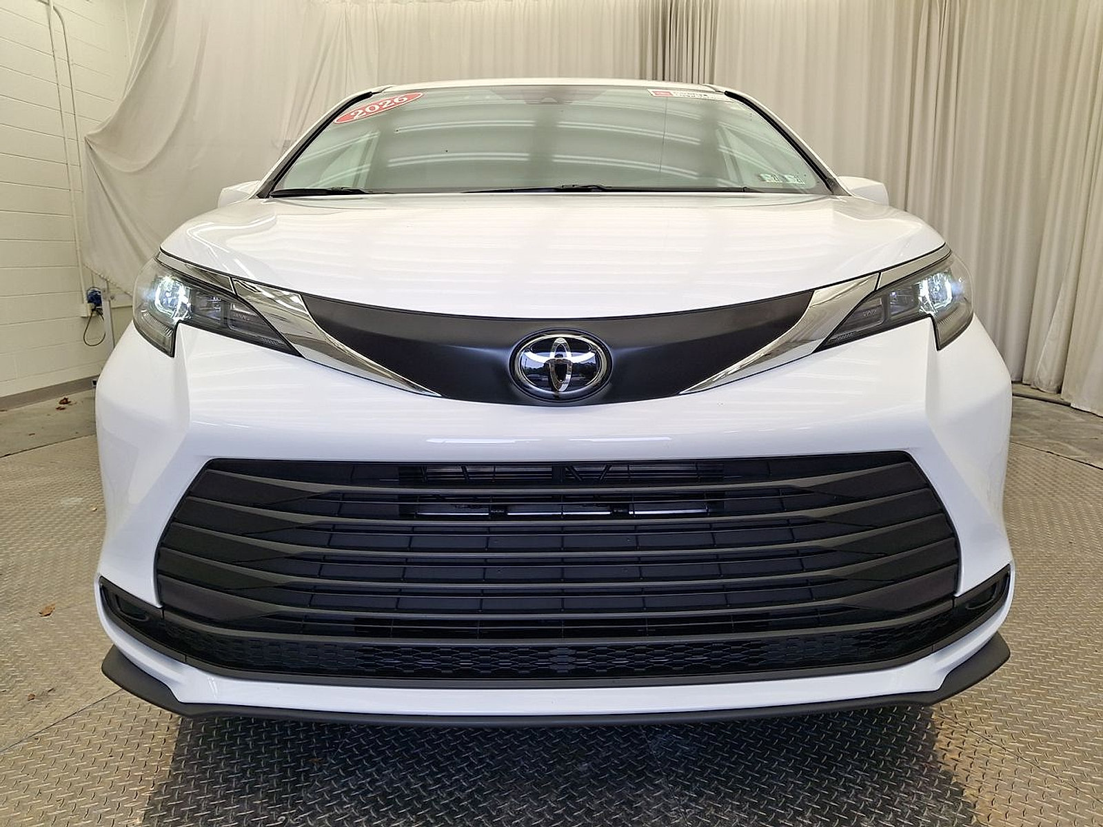 Certified 2026 Toyota Sienna LE AWD/4WD image 32