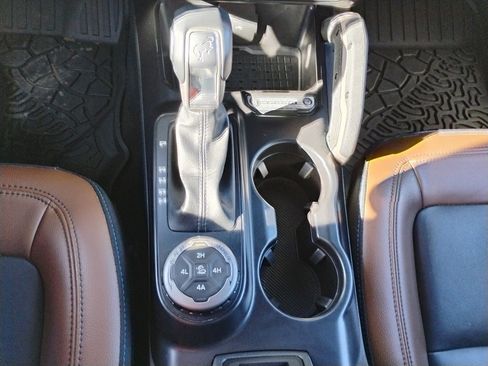 Used 2024 Ford Bronco Outer Banks w/ Sasquatch Package image 23