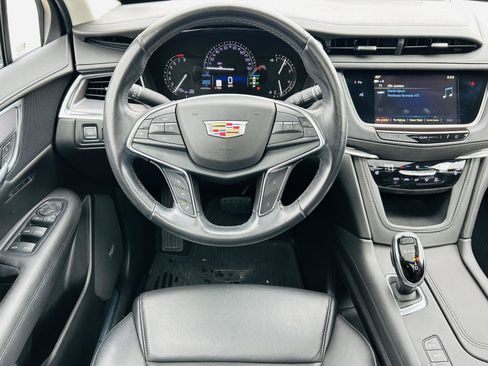 Used 2019 Cadillac XT5 Premium Luxury w/ Driver Assist Package image 18