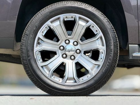 Used 2016 GMC Yukon XL Denali w/ Enhanced Security Package image 20