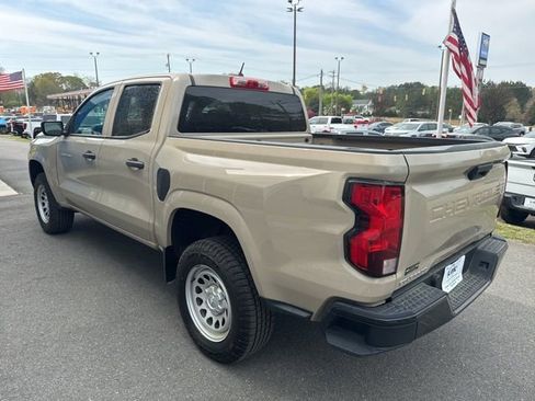Used 2023 Chevrolet Colorado W/T RWD image 4