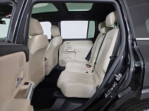 Certified 2026 Mercedes-Benz GLB 250 4MATIC image 19
