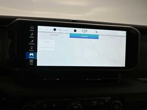 Used 2024 Jeep Gladiator Rubicon w/ Convenience Group image 17