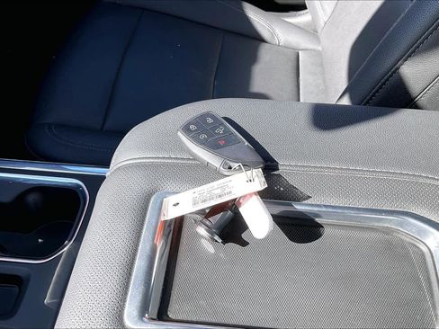 Used 2022 Chevrolet Silverado 1500 LTZ image 10