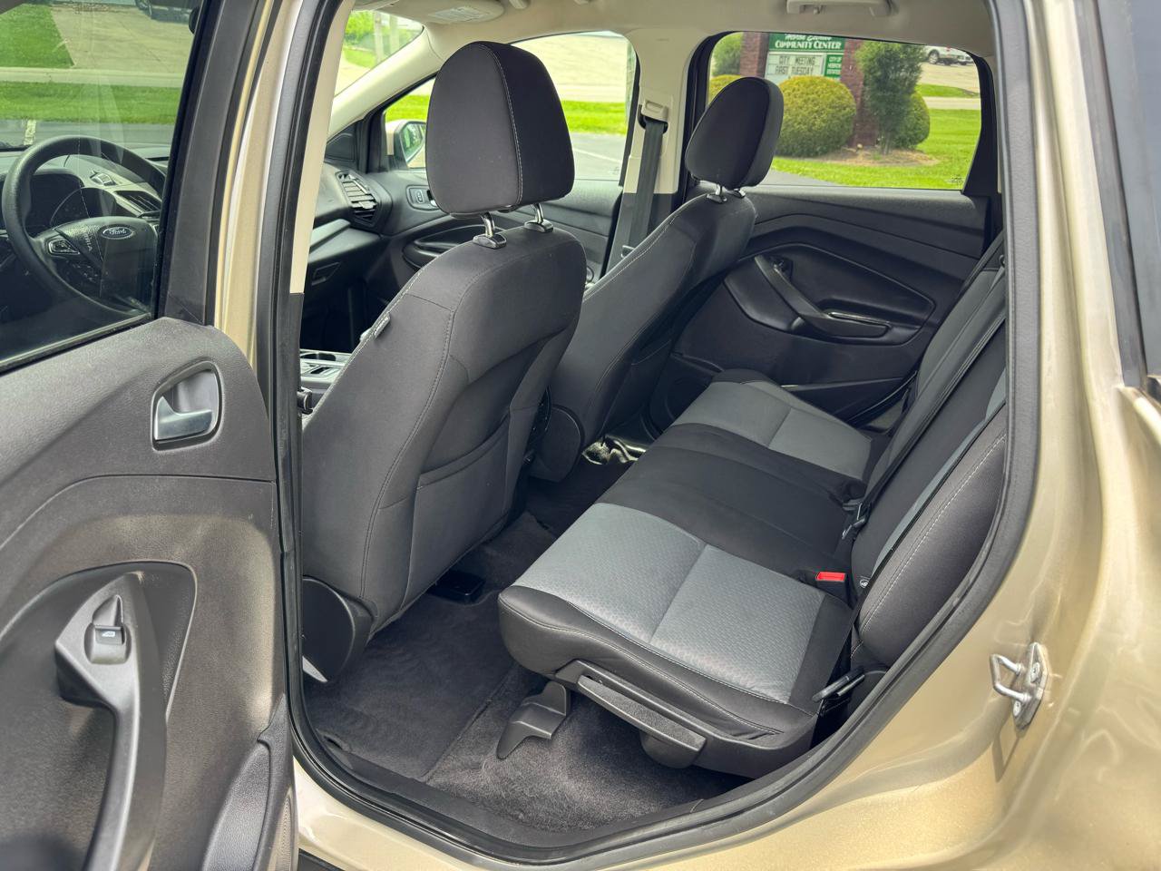 Used 2018 Ford Escape SE w/ SE Sync 3 Package AWD/4WD image 16