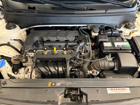 Used 2022 Hyundai Venue SE FWD image 23