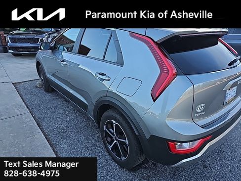 Used 2024 Kia Niro EX image 5