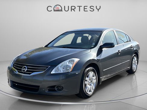 Used 2011 Nissan Altima 2.5 S image 2