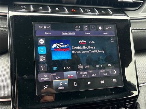 Used 2023 Jeep Grand Cherokee L Altitude AWD/4WD image 14