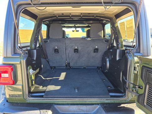 Used 2021 Jeep Wrangler Unlimited Rubicon image 31
