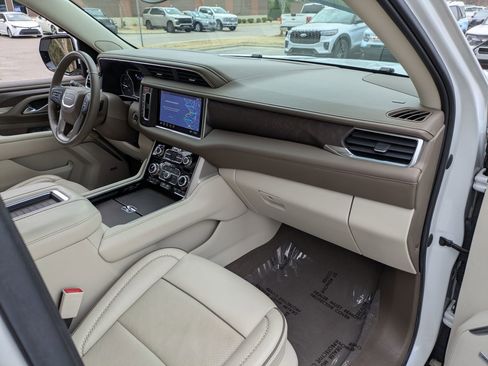 Used 2021 GMC Yukon Denali image 38