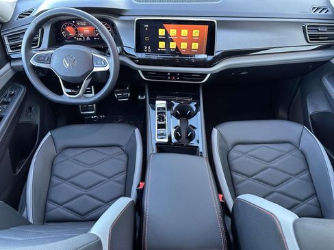 New 2026 Volkswagen Atlas Peak Edition image 11
