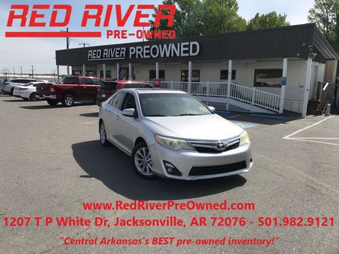 Used 2012 Toyota Camry XLE w/ Leather Pkg FWD image 1