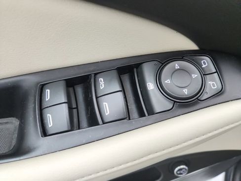 Used 2019 Buick Enclave Essence FWD image 34