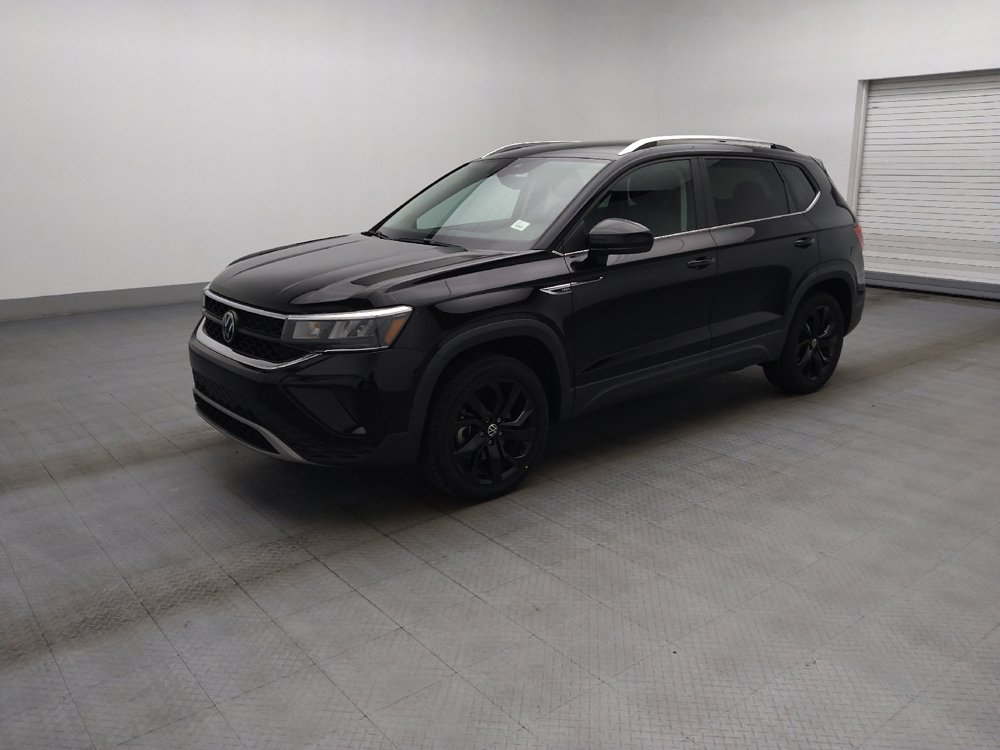 Used 2023 Volkswagen Taos SE w/ Black Wheel Package FWD image 2