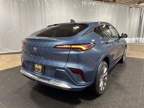 New 2025 Buick Envista Avenir image 3