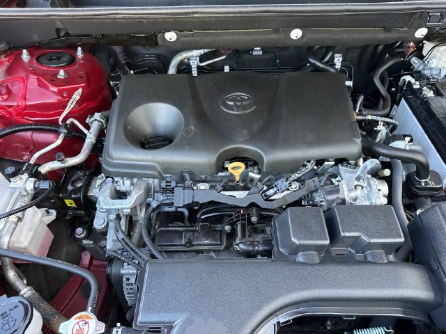 Used 2025 Toyota RAV4 XLE FWD image 33