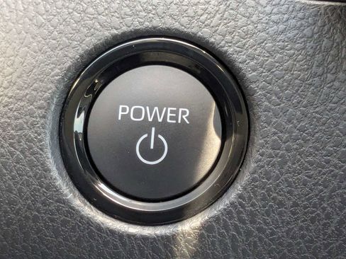 Used 2026 Toyota Camry XLE FWD image 32