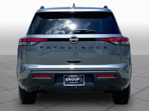 Used 2025 Nissan Pathfinder SV FWD image 5