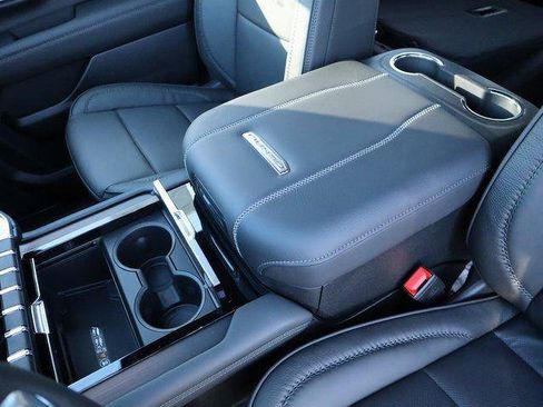 New 2026 GMC Yukon Denali w/ Sun & Power Step Package AWD/4WD image 27