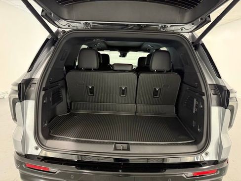 New 2026 Chevrolet Traverse RS w/ LPO, Floor Liner Package image 8