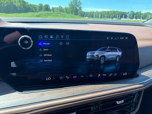 New 2026 Chevrolet Tahoe High Country w/ LPO, Illumination Package AWD/4WD image 5