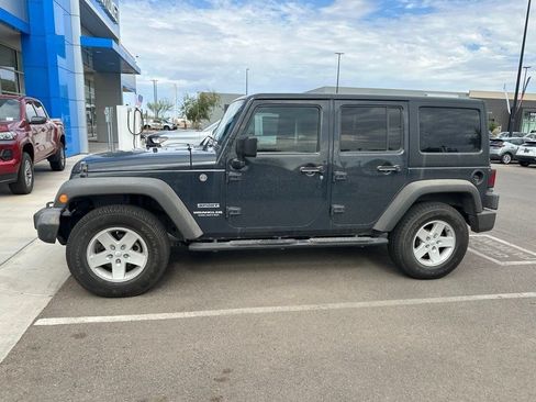 Used 2017 Jeep Wrangler Unlimited Sport w/ Quick Order Package 24S AWD/4WD image 2