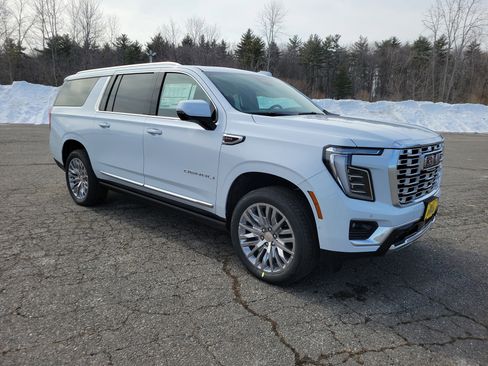 New 2026 GMC Yukon XL Denali w/ Sun & Power Step Package image 9