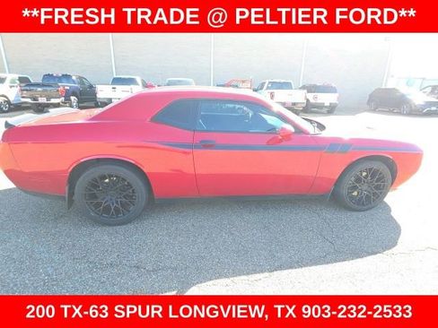 Used 2015 Dodge Challenger SXT w/ Driver Convenience Group image 9