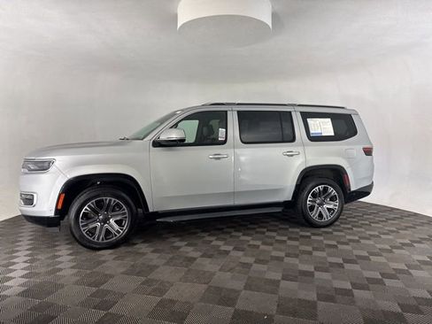 Used 2022 Jeep Wagoneer Series III w/ Convenience Group I image 4