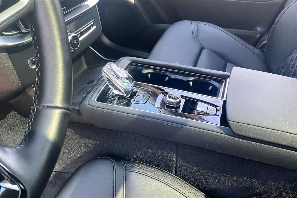 Certified 2026 Volvo XC90 B6 Plus AWD/4WD image 19