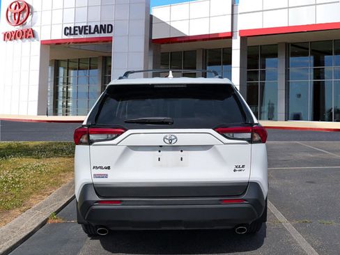 Used 2025 Toyota RAV4 XLE w/ Convenience Package image 5