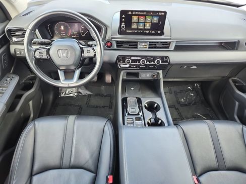 Certified 2023 Honda Pilot Touring image 18