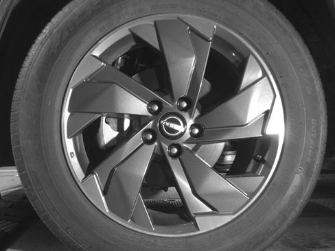 Used 2025 Nissan Rogue SV FWD image 12
