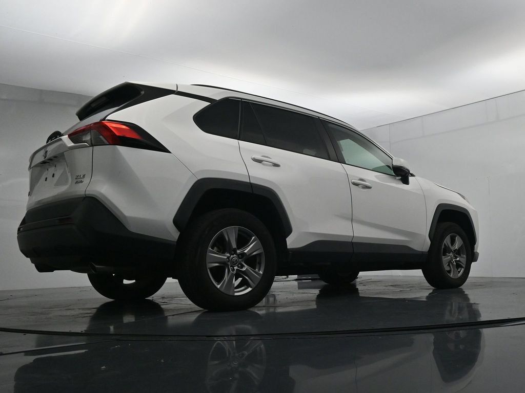 Used 2024 Toyota RAV4 XLE AWD/4WD image 23