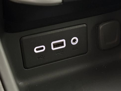 Used 2024 GMC Terrain SLE image 27