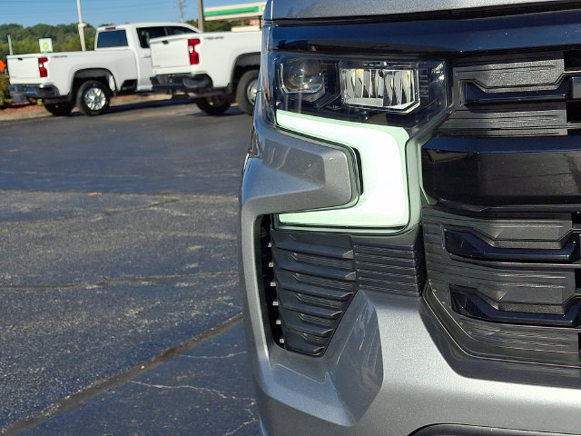 Used 2024 Chevrolet Silverado 1500 RST w/ Redline Edition AWD/4WD image 9