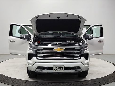 Used 2024 Chevrolet Silverado 1500 High Country AWD/4WD image 10