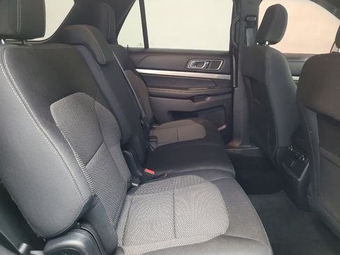 Used 2018 Ford Explorer XLT w/ Equipment Group 201A AWD/4WD image 19