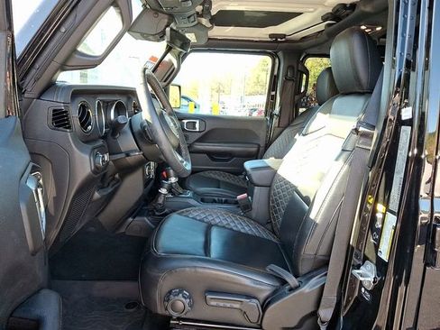 Used 2022 Jeep Gladiator Overland image 16
