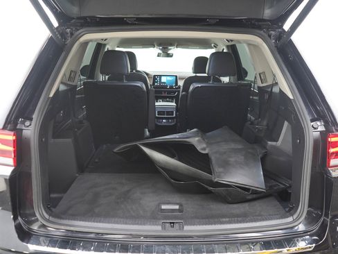 Used 2024 Volkswagen Atlas SE w/ Black Wheel Package AWD/4WD image 16