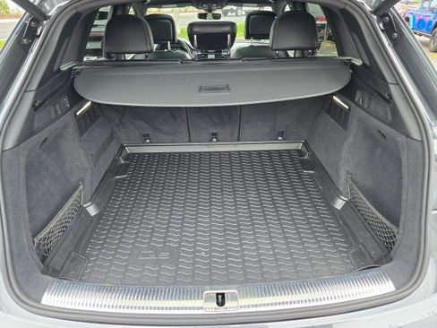 Used 2020 Audi SQ5 Premium Plus w/ Premium Plus Package image 16