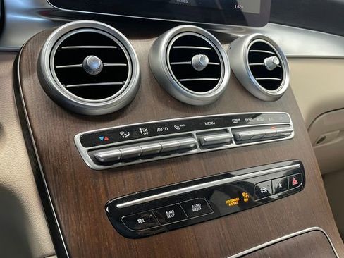 Used 2021 Mercedes-Benz GLC 300 GLC 300 image 39