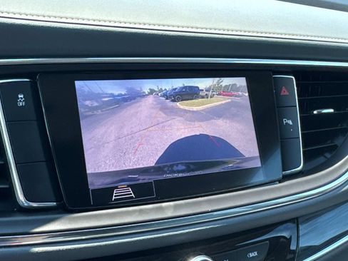 Used 2021 Buick Enclave Essence FWD image 34